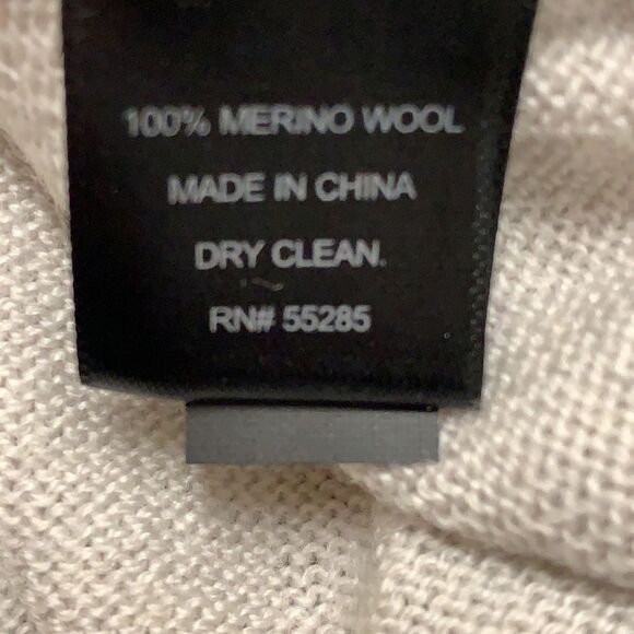 Mens NWOT Express 100% Merino Wool V-Neck Pullover Sweater - Picture 7 of 7